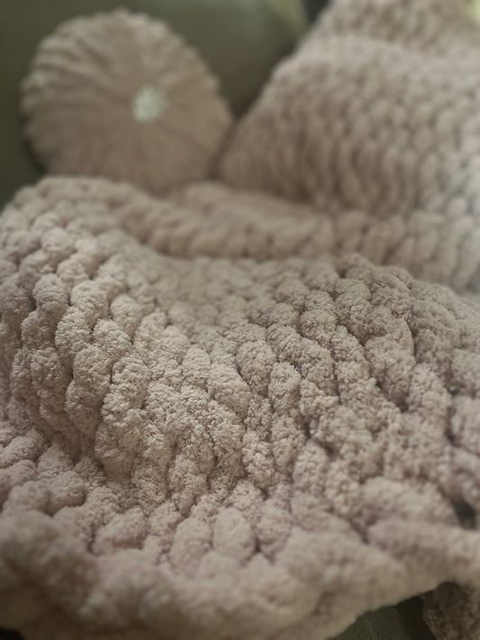 Chalky Pink Chunky Knit Throw