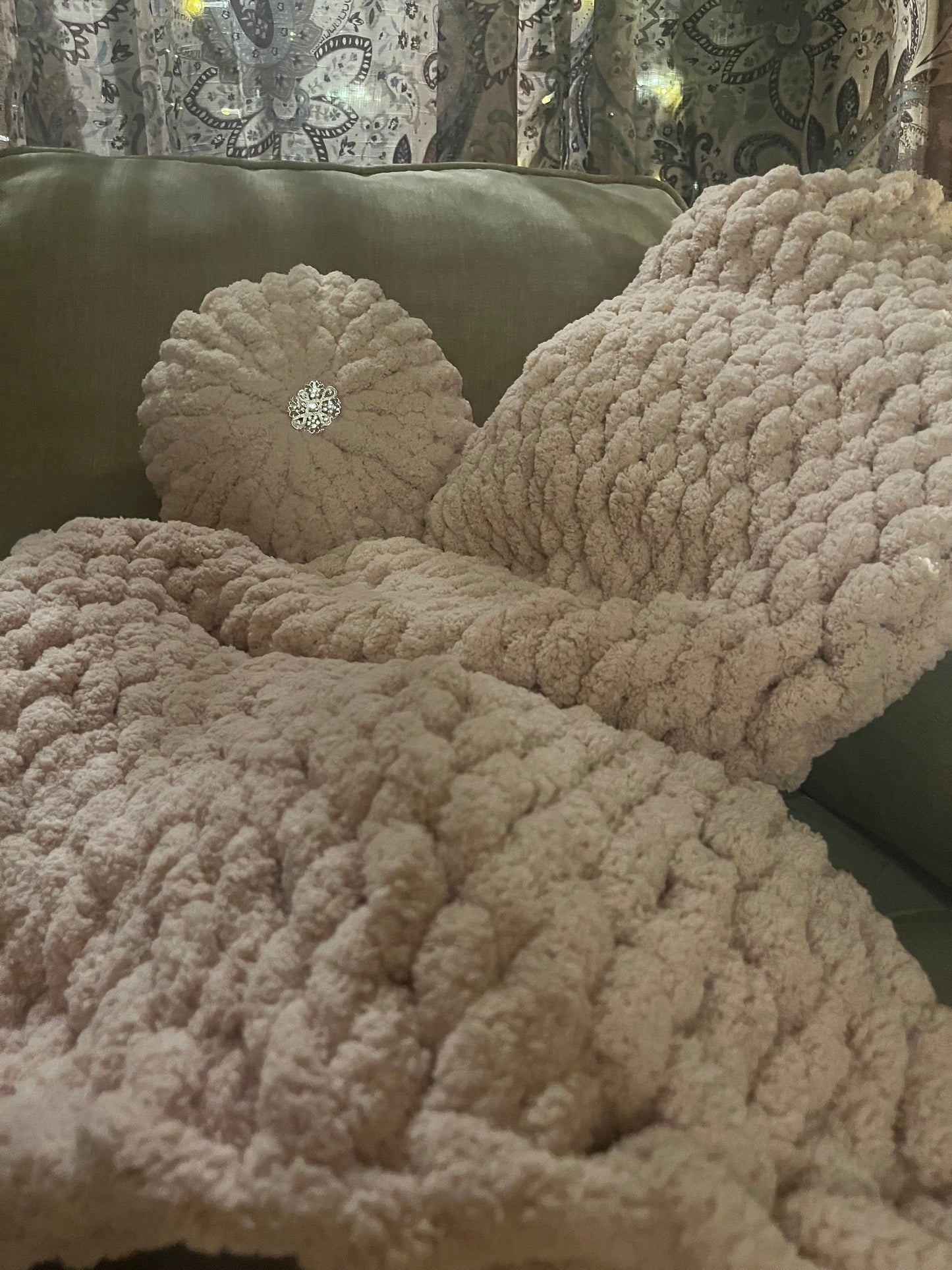 Chalky Pink Chunky Knit Throw