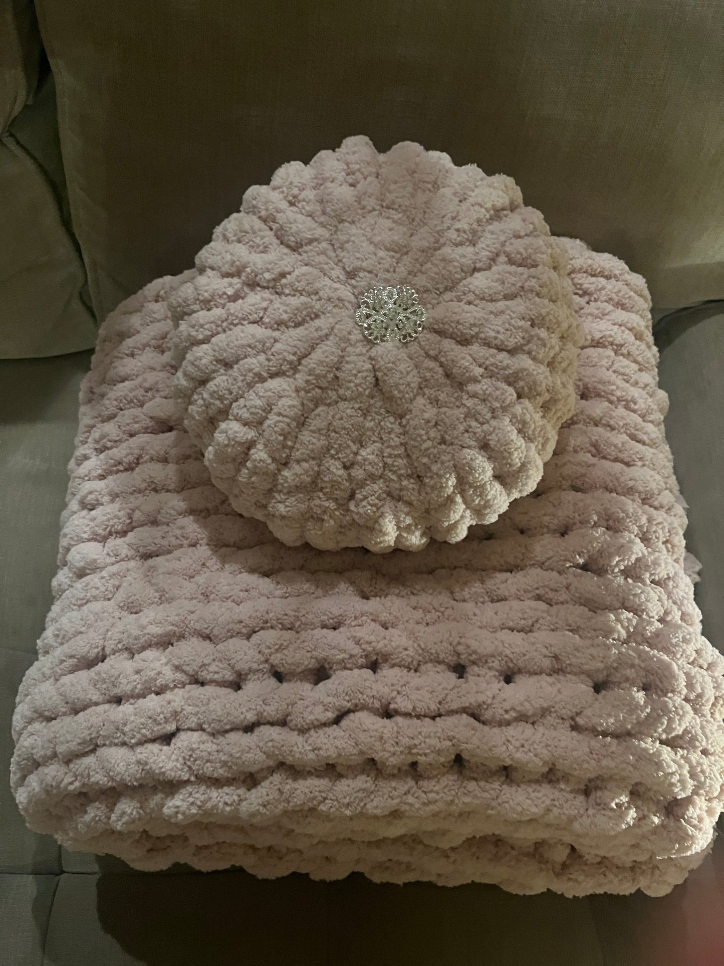 Chalky Pink Chunky Knit Throw