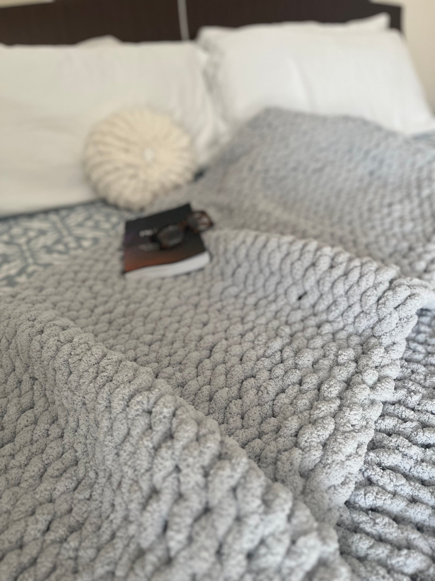 Misty Gray Chunky Knit Blanket