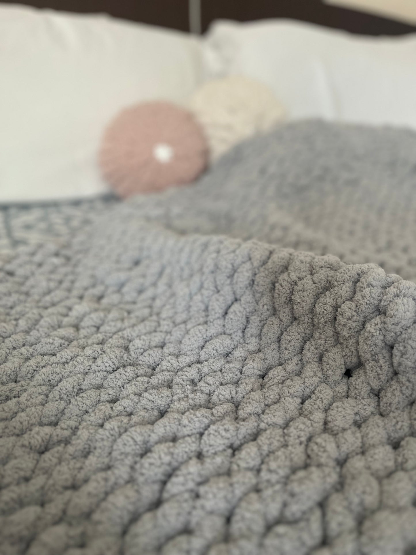 Misty Gray Chunky Knit Blanket