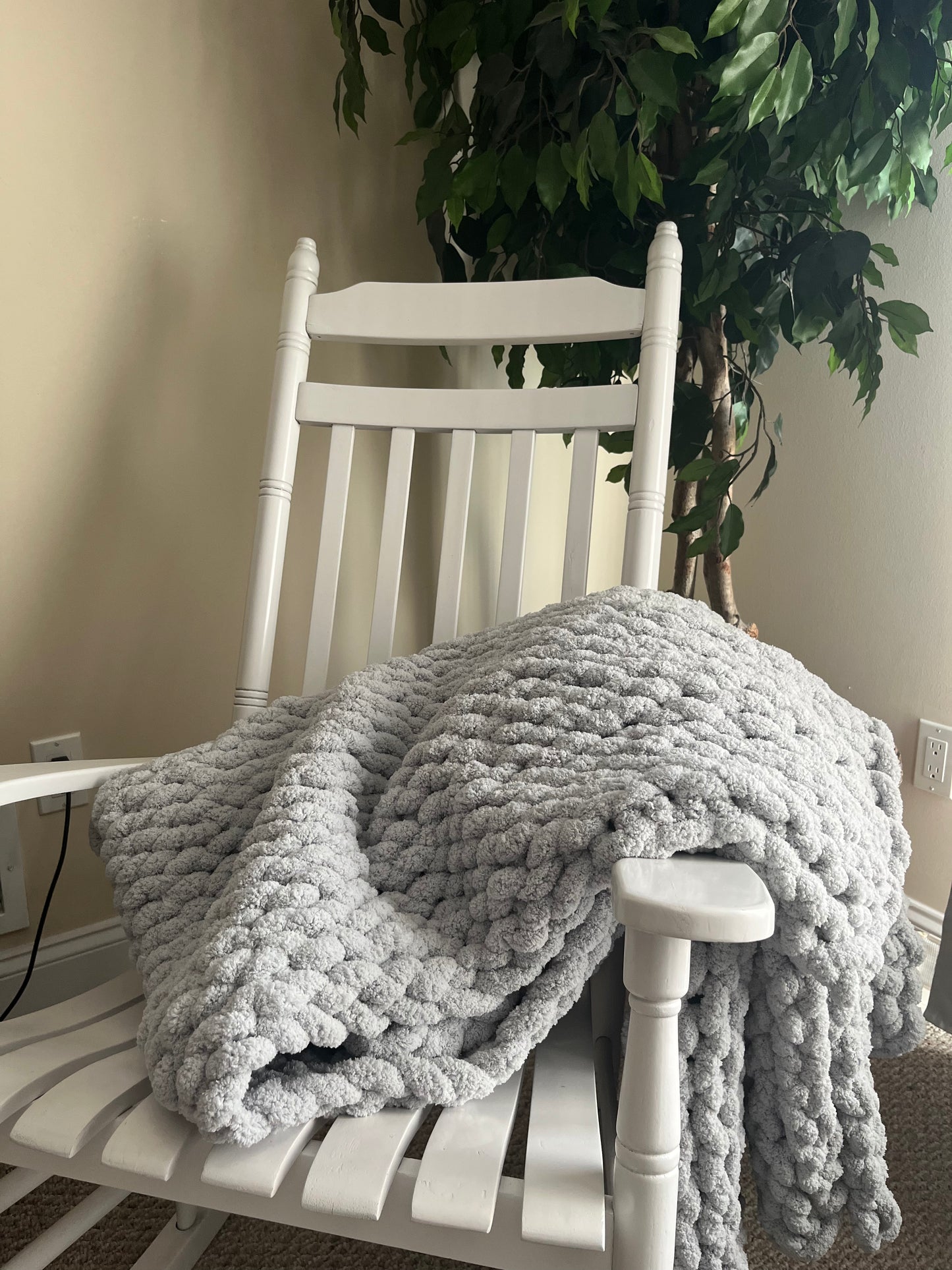Misty Gray Chunky Knit Blanket